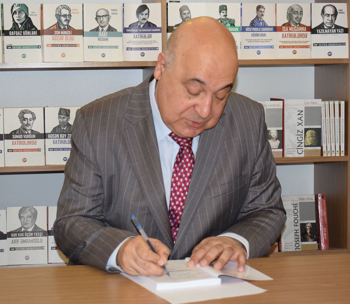 чингиз абдуллаев.jpg