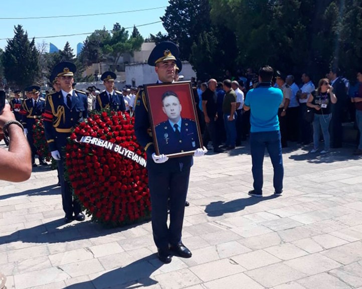 похороны р.а..jpg